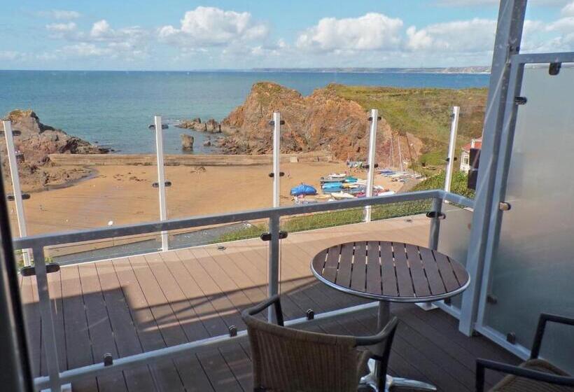 Отель The Cottage