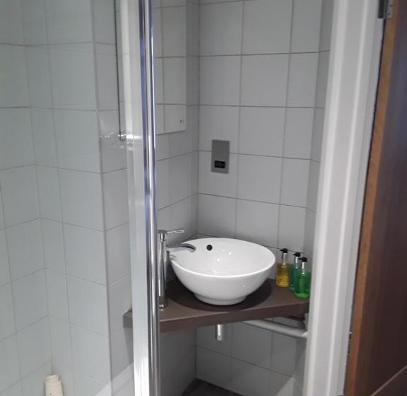 Отель The Cottage