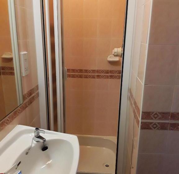 Отель The Cottage