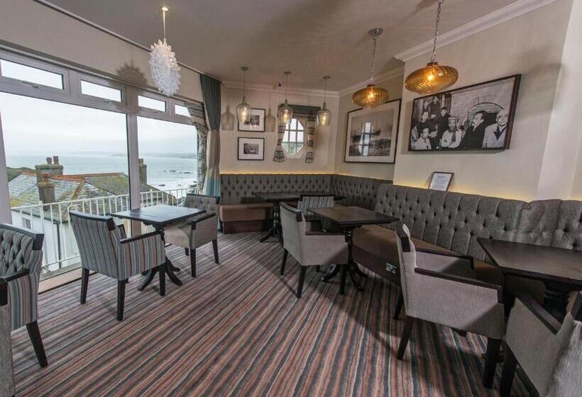 Отель The Cottage