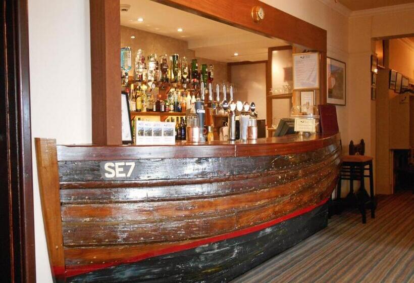 Отель The Cottage