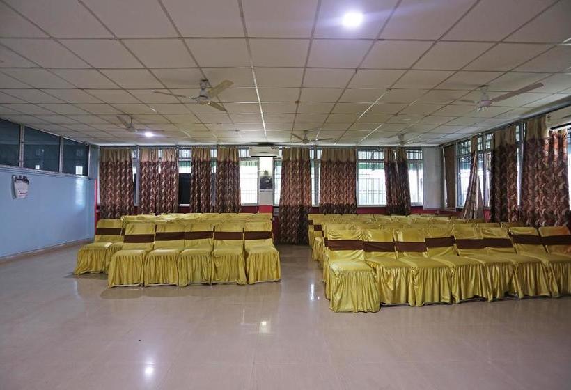 Hôtel Spot On  Gajraj