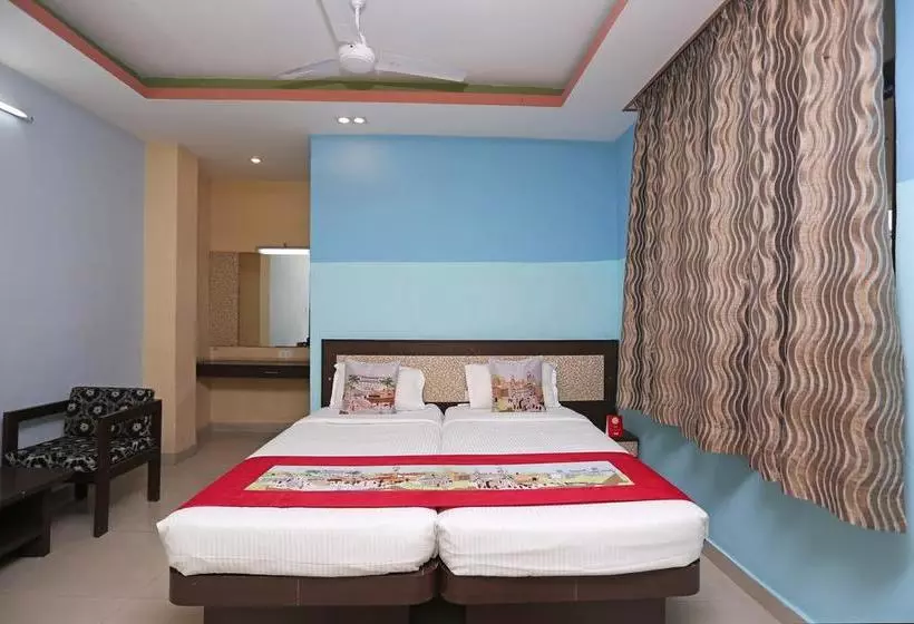 ホテル Spot On  Gajraj
