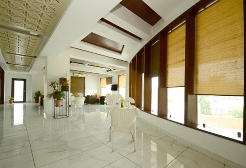 فندق Crimson Park Shripriya