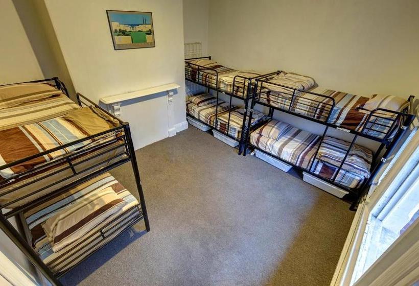 Schronisko Back Of Chapel