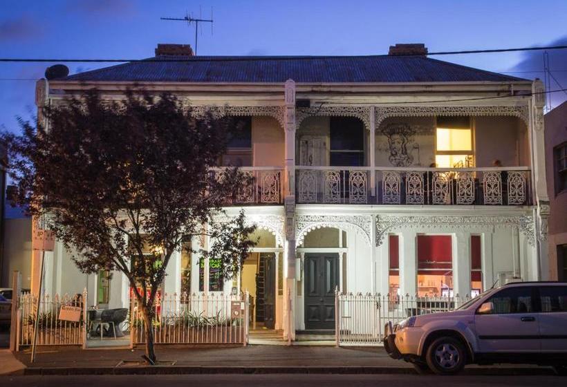 Schronisko Back Of Chapel