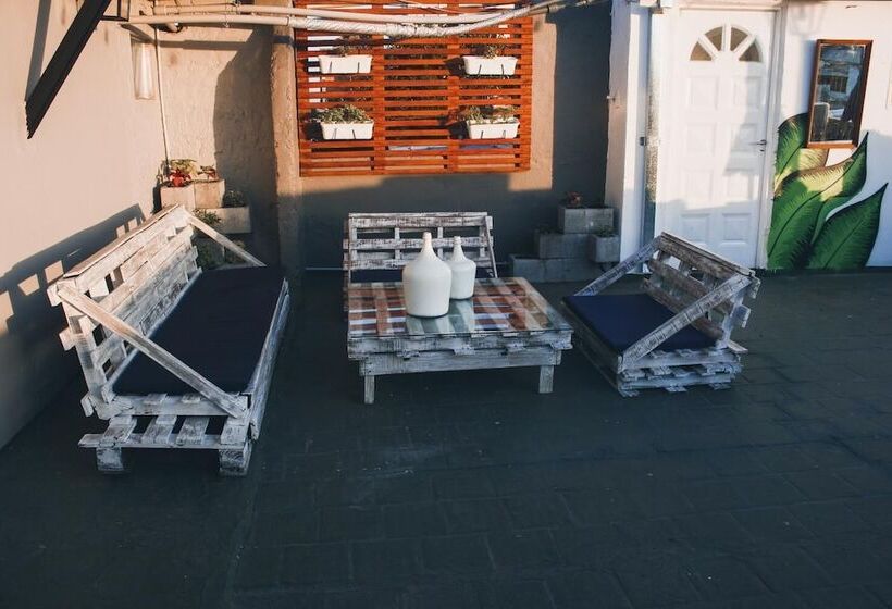 هاستل Yanquetruz