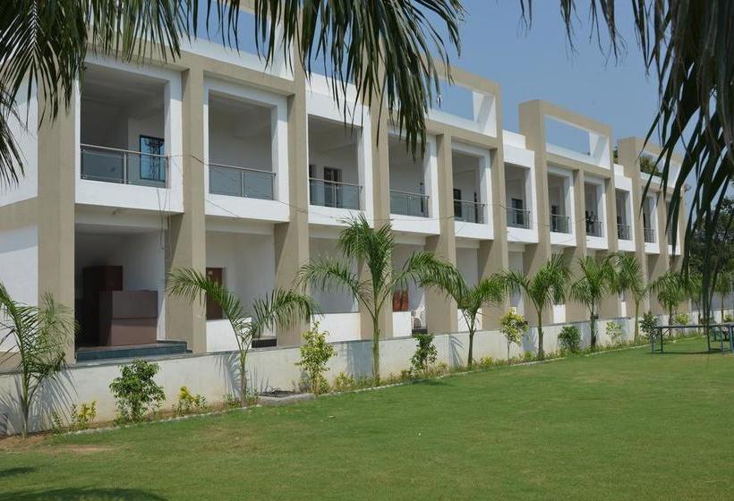 Banyan Paradise Resort