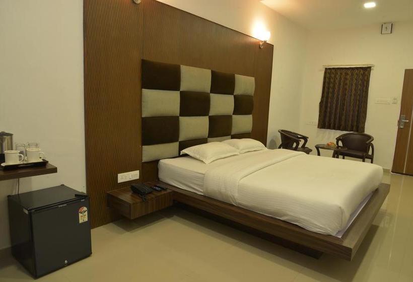 Banyan Paradise Resort