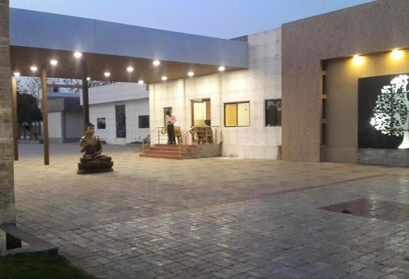 Banyan Paradise Resort