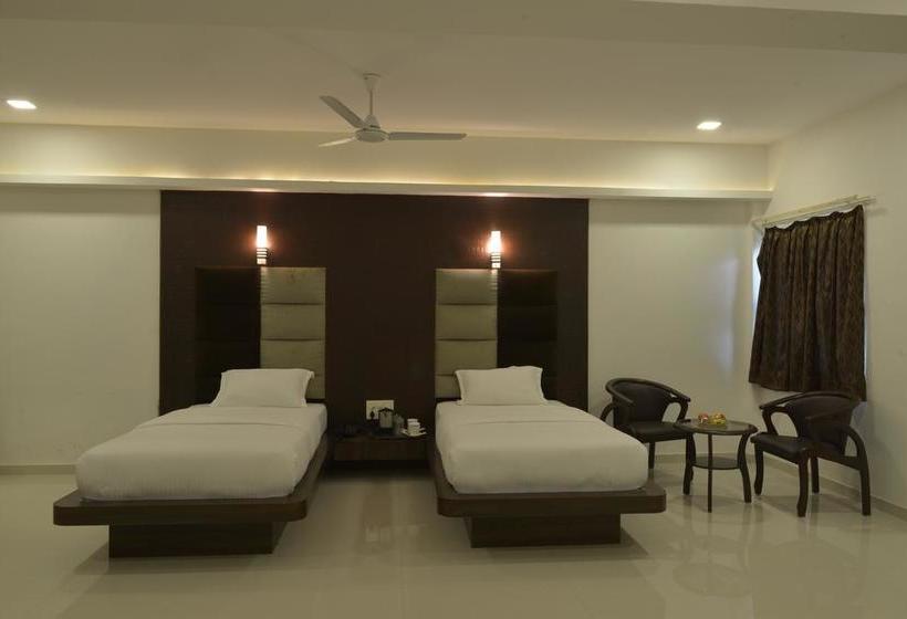 Banyan Paradise Resort