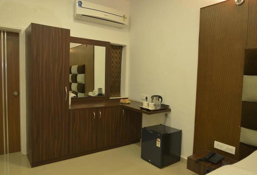 Banyan Paradise Resort