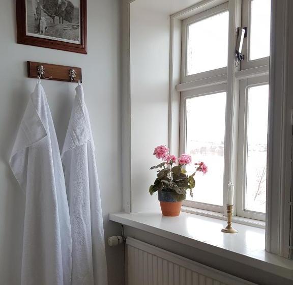 تختخواب و صبحانه Guesthouse Gamli Bær