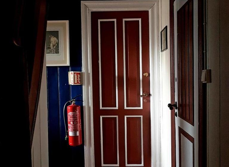 تختخواب و صبحانه Guesthouse Gamli Bær