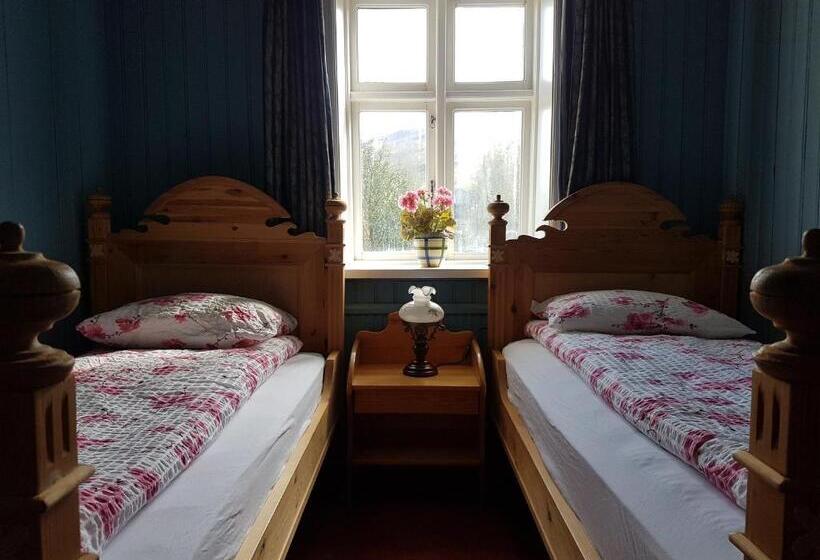 تختخواب و صبحانه Guesthouse Gamli Bær