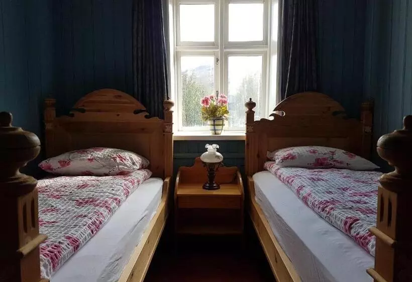 تختخواب و صبحانه Guesthouse Gamli Bær