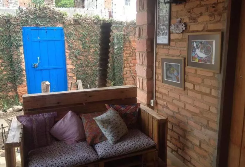 Aamiaismajoitus (B&B) Hostelvi Guesthouse