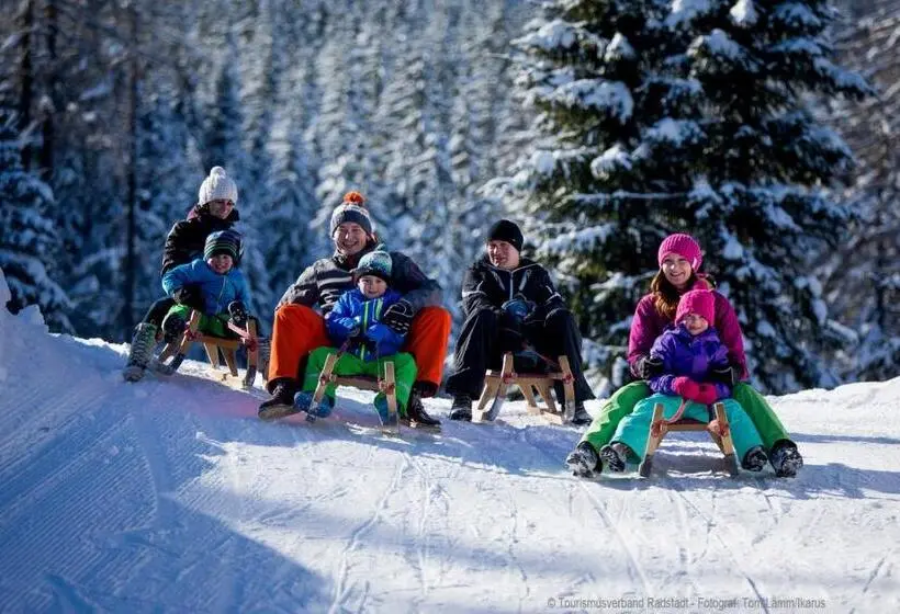 تختخواب و صبحانه Ridehouse