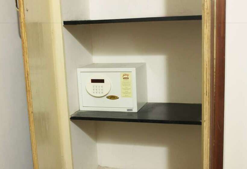 Hotel Alps Residency