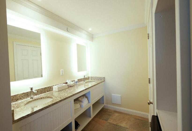 Norseman Resort On The Beach