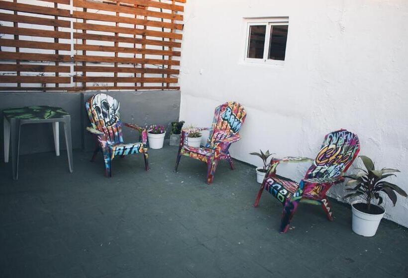 هاستل Yanquetruz