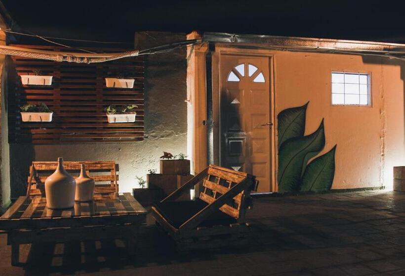 هاستل Yanquetruz