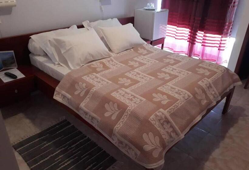 تختخواب و صبحانه Yria Residencial