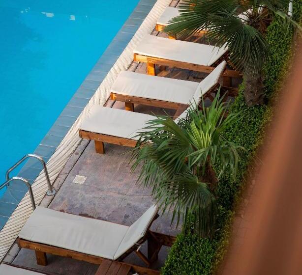 בית מלון כפרי Athina