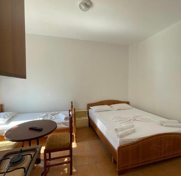 בית מלון כפרי Athina