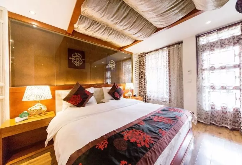 Hotelli Lijiang Bairui Vacation