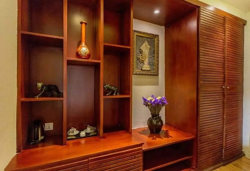 Hotelli Lijiang Bairui Vacation