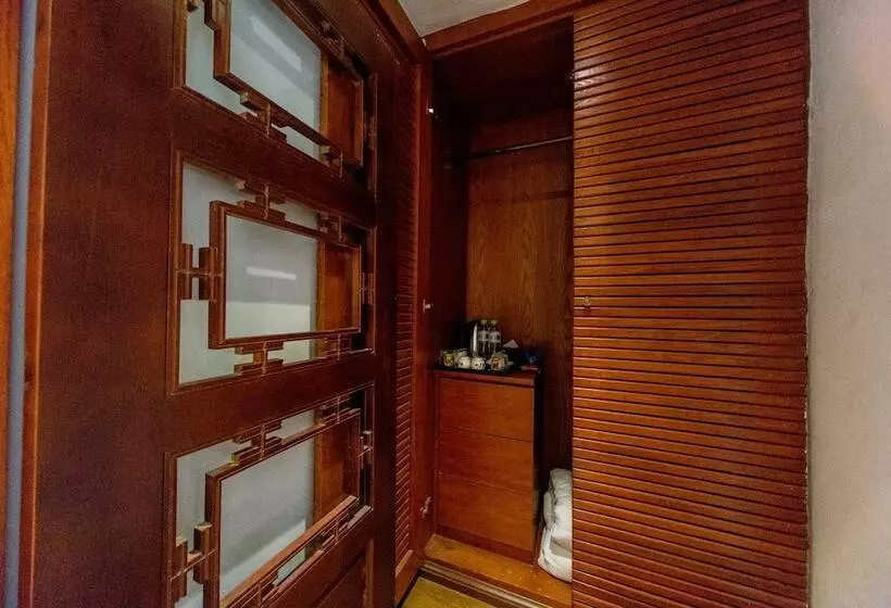 Hotelli Lijiang Bairui Vacation