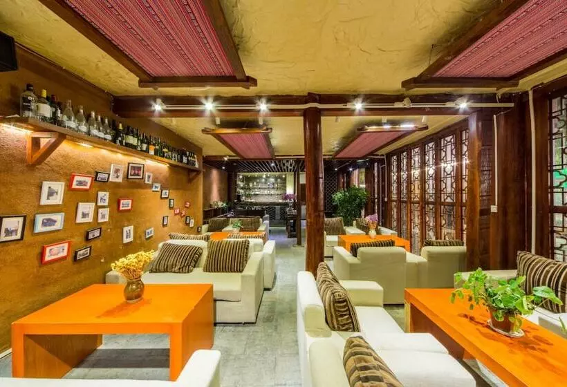 Hotelli Lijiang Bairui Vacation