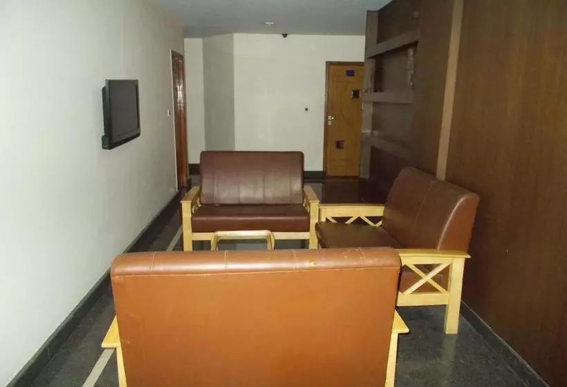 ホテル Comfort Residency