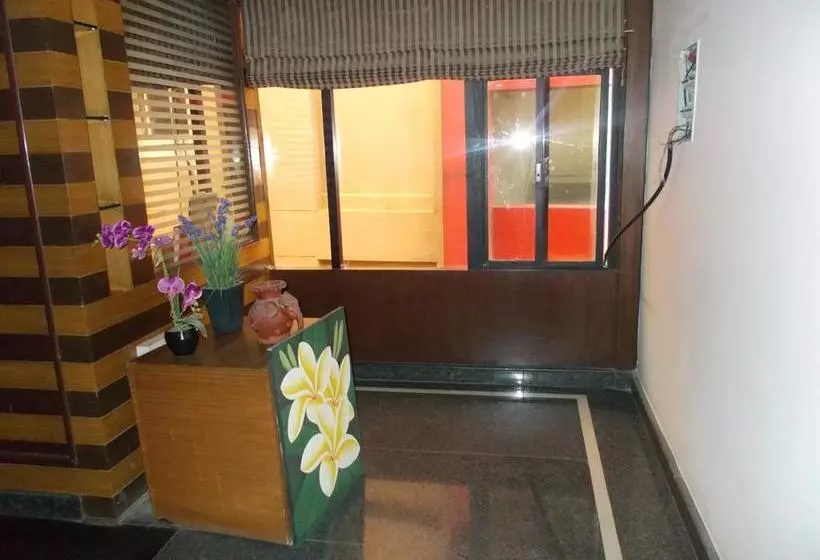 ホテル Comfort Residency