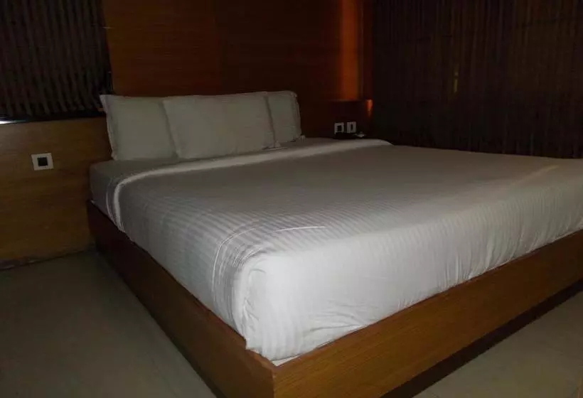 ホテル Comfort Residency