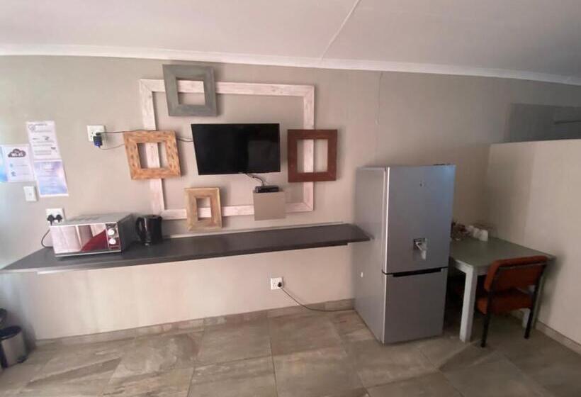 Karas Inn Bed And Breakfast