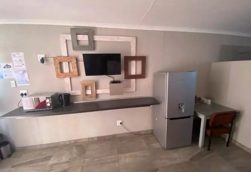 Karas Inn Bed And Breakfast