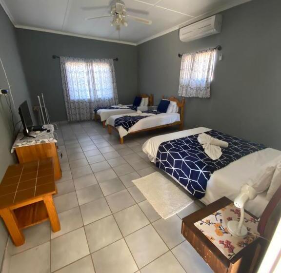 Karas Inn Bed And Breakfast