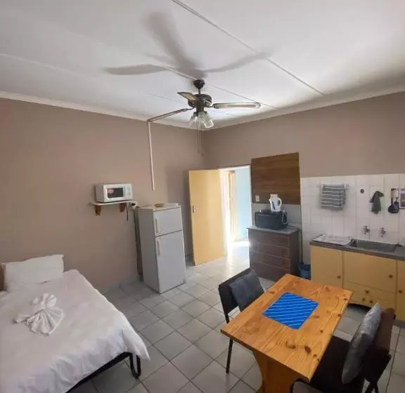 Karas Inn Bed And Breakfast