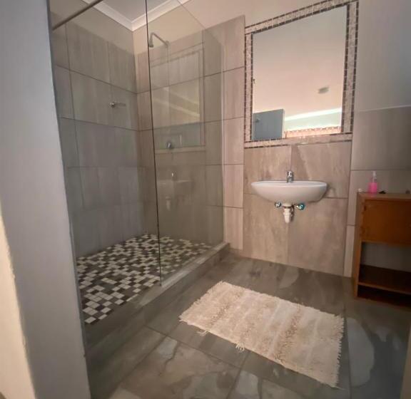 Karas Inn Bed And Breakfast