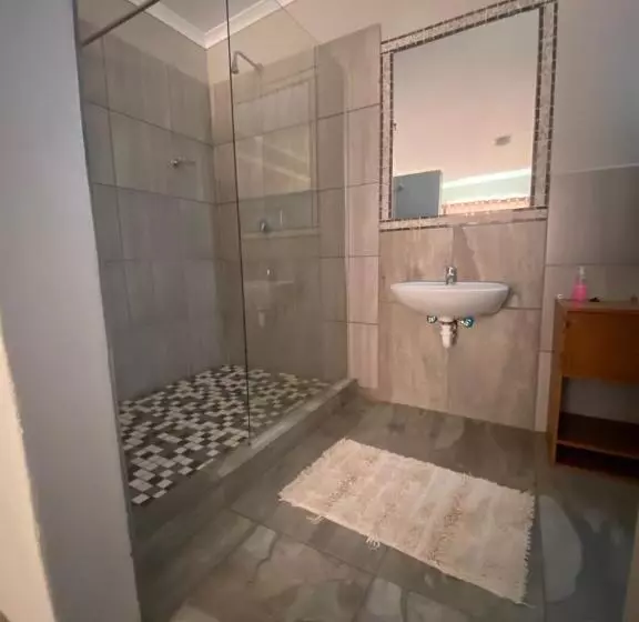 Karas Inn Bed And Breakfast