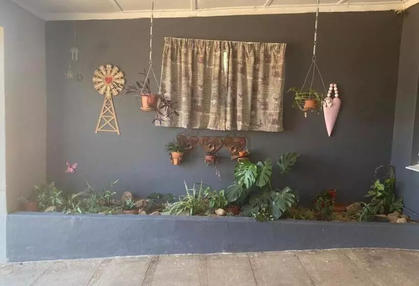 Karas Inn Bed And Breakfast