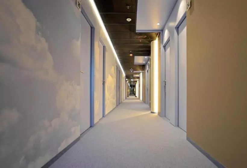 My Cloud Transit Hotel   Guests With International Flight Only!