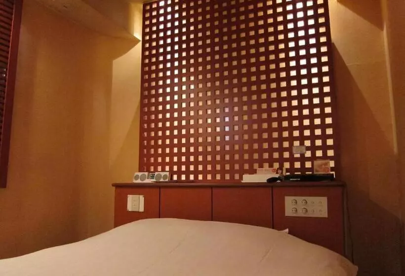 Hotelli Rplus   Adults Only