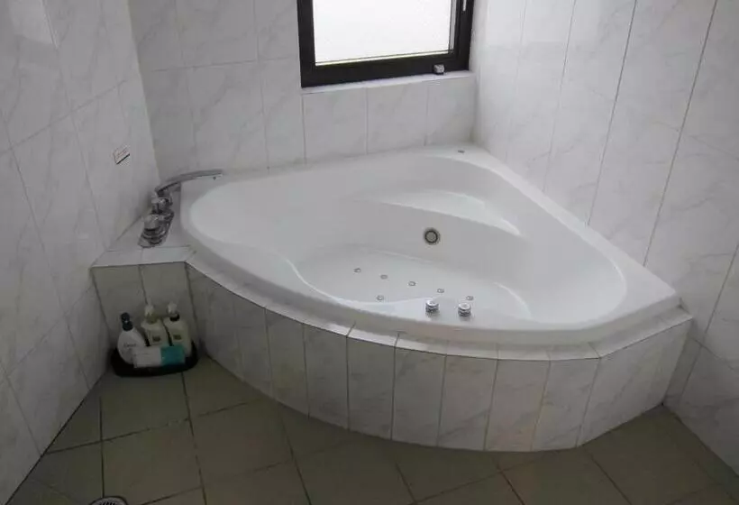 Hotelli Rplus   Adults Only