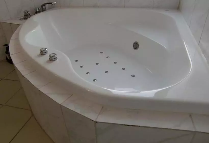 Hotelli Rplus   Adults Only