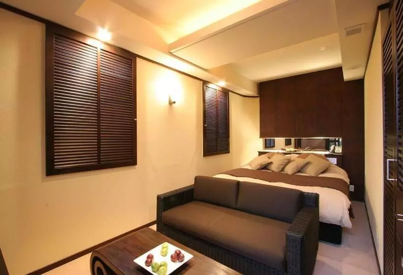 Hotelli Rplus   Adults Only