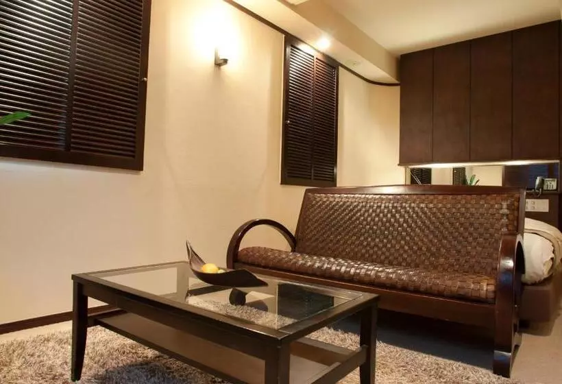 Hotelli Rplus   Adults Only