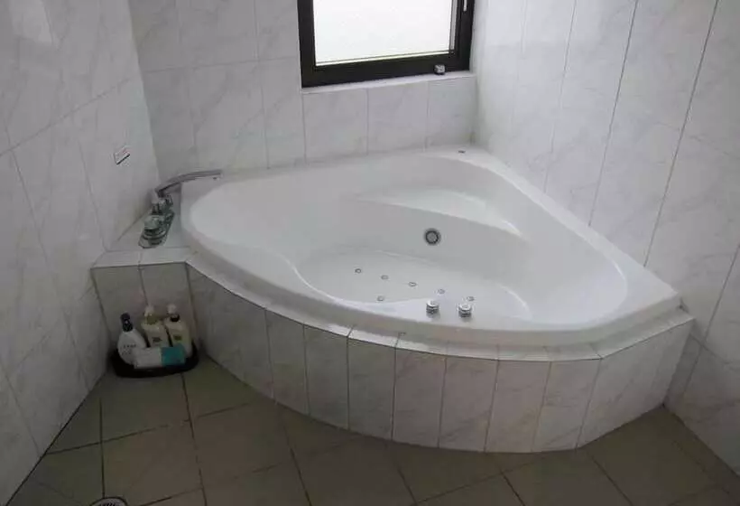 Hotelli Rplus   Adults Only